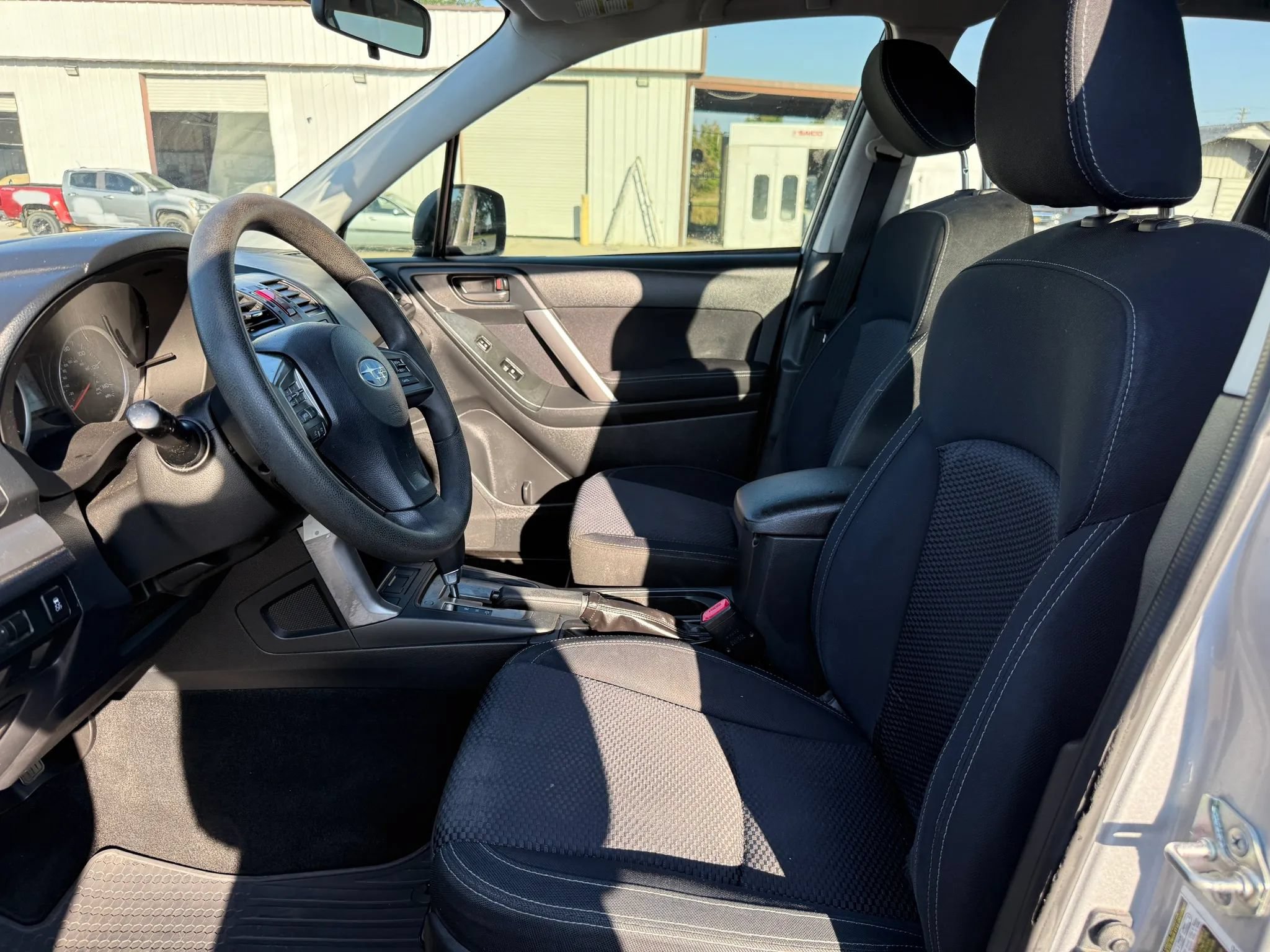 Used 2015 Subaru Forester 2.5i w/ Alloy Wheel Package AWD/4WD image 2