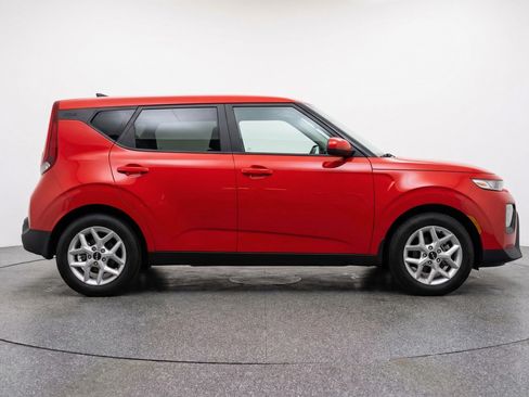 Used 2025 Kia Soul LX w/ LX Technology Package image 11