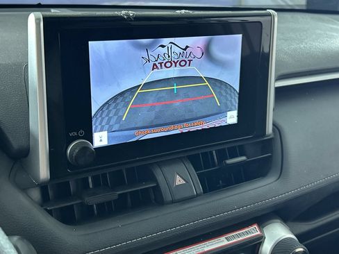 Used 2025 Toyota RAV4 XLE FWD image 18