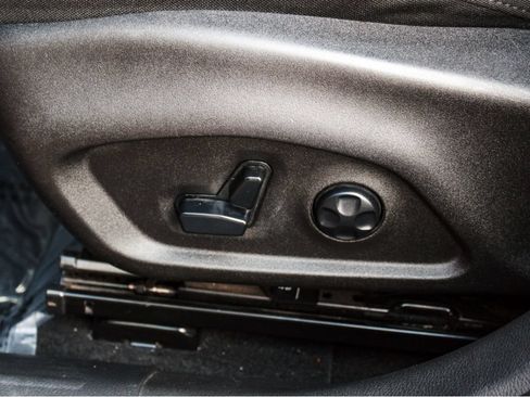 Used 2021 Jeep Renegade Latitude AWD/4WD image 10