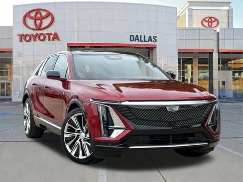 Used 2024 Cadillac Lyriq Luxury w/ LPO, Floor Liner Package AWD/4WD image 1