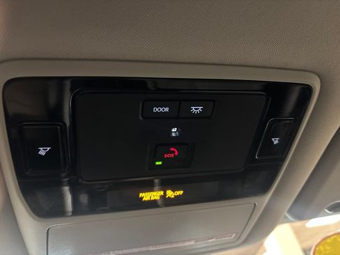 Used 2024 Toyota Grand Highlander AWD image 18
