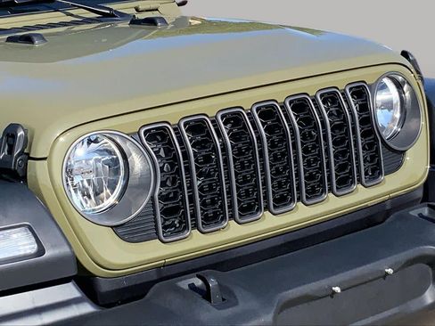 Used 2026 Jeep Wrangler Sport AWD/4WD image 23