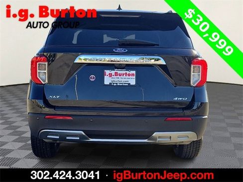 Used 2023 Ford Explorer XLT w/ Equipment Group 202A image 5