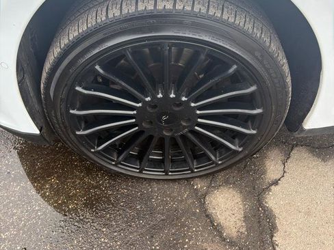 Used 2015 Tesla Model S 85D image 3