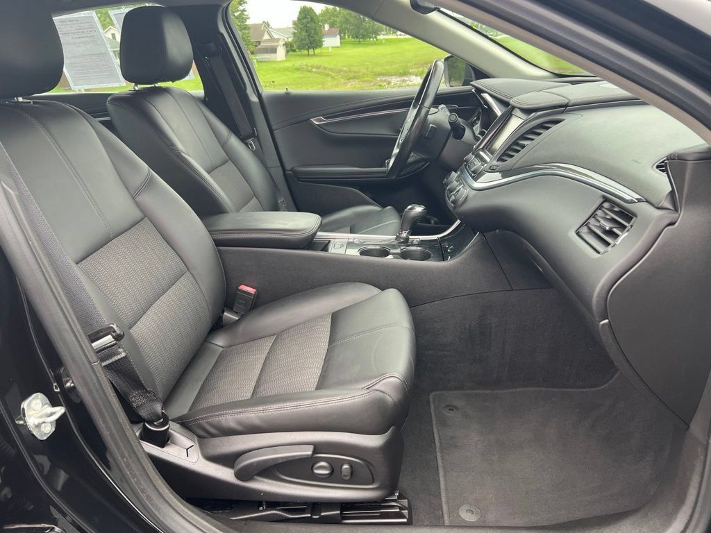 Used 2018 Chevrolet Impala LT FWD image 29
