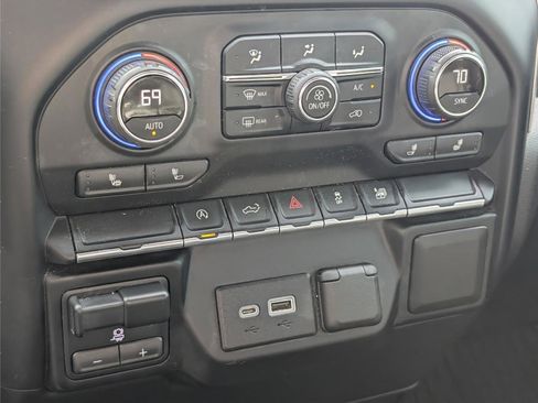 Used 2021 Chevrolet Silverado 1500 LT image 19