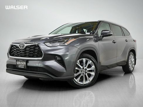 Used 2024 Toyota Highlander Limited AWD/4WD image 1