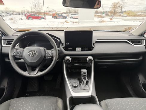 Used 2023 Toyota RAV4 AWD Hybrid image 11