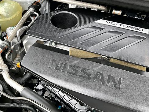 Used 2022 Nissan Rogue SV image 30