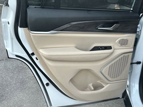 Used 2023 Jeep Grand Cherokee 4WD 4xe w/ Luxury Tech Group II image 26