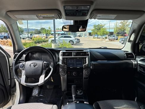 Used 2020 Toyota 4Runner SR5 AWD/4WD image 12