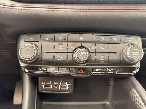 Used 2024 Dodge Durango GT AWD/4WD image 26