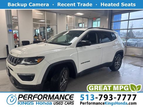 Used 2017 Jeep Compass Latitude FWD image 1