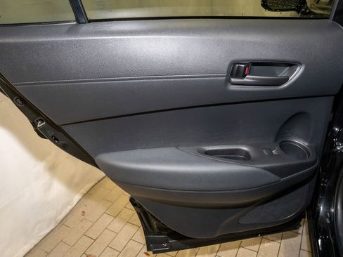 Certified 2022 Toyota Corolla Cross LE image 8