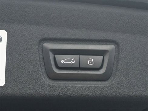 Used 2023 BMW i4 eDrive40 w/ Premium Package image 25