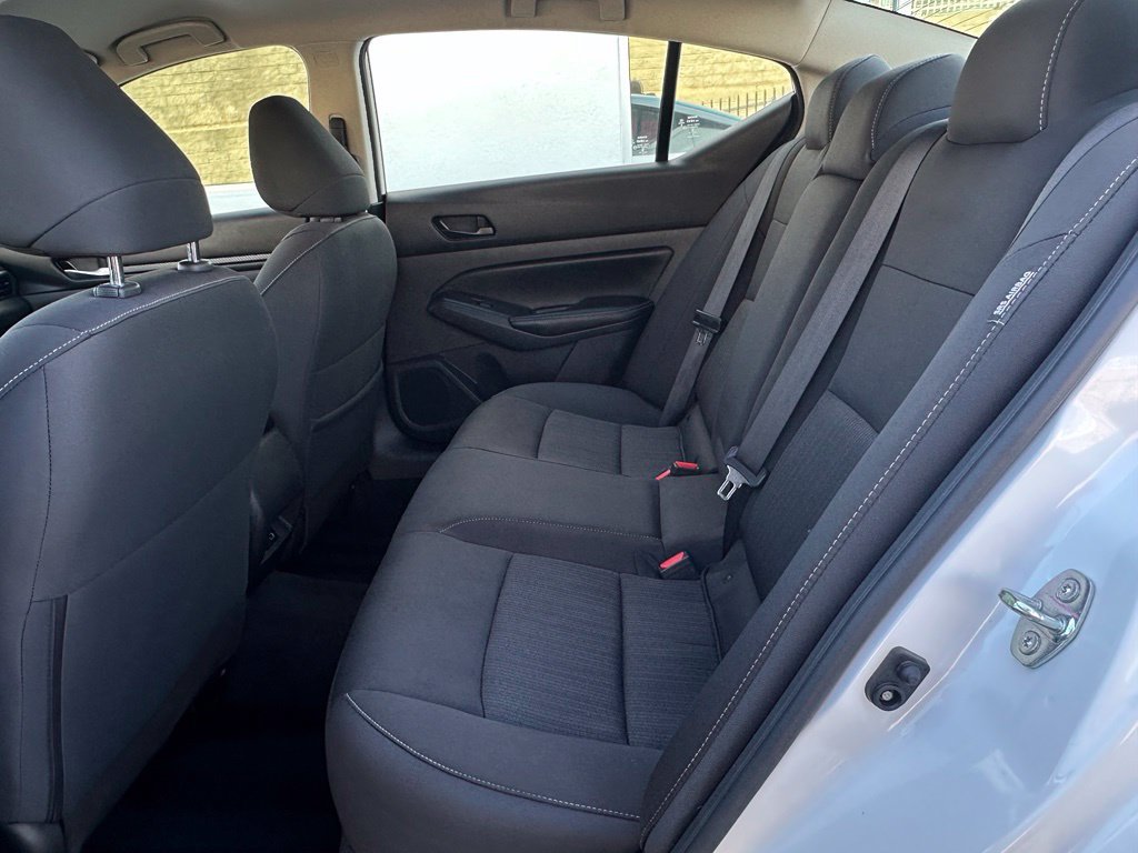 Used 2025 Nissan Altima 2.5 SV AWD/4WD image 33