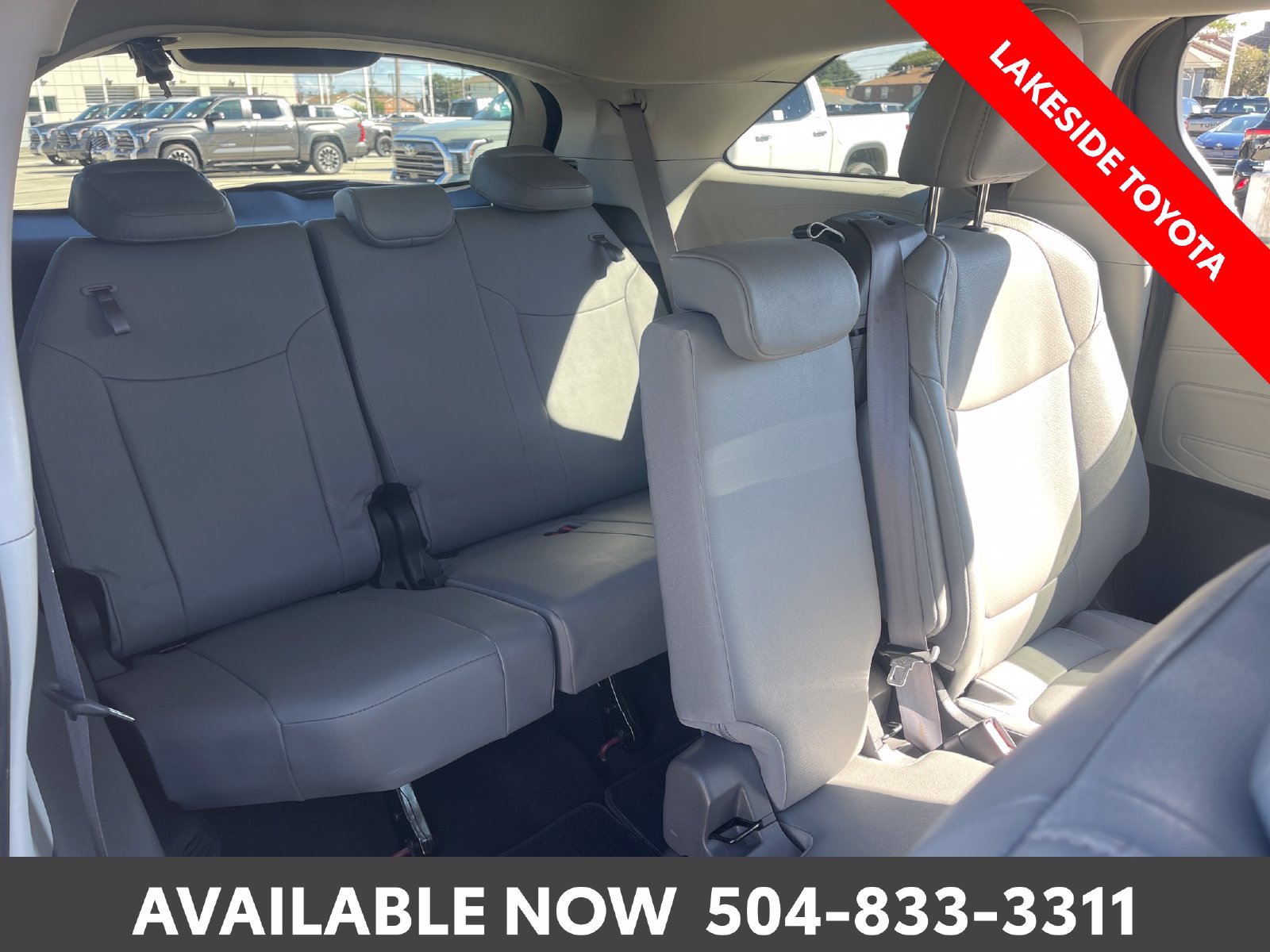 Used 2023 Toyota Sienna XLE FWD image 21