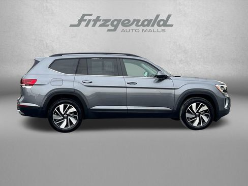 Used 2024 Volkswagen Atlas SE FWD image 3