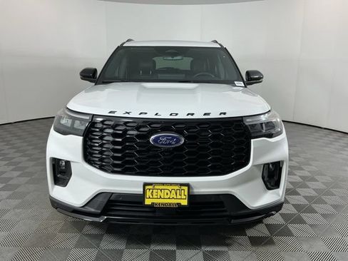 Used 2026 Ford Explorer ST-Line w/ ST-Line Street Pack AWD/4WD image 2