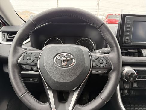 Used 2022 Toyota RAV4 XLE image 14