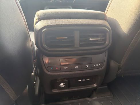 Certified 2024 Honda Pilot TrailSport image 20