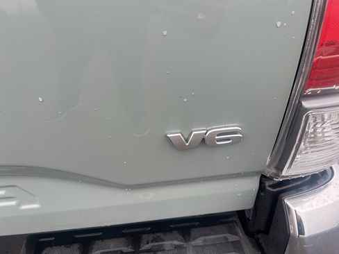 Used 2022 Toyota Tacoma SR5 image 6