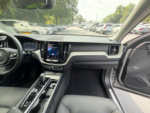 Used 2025 Volvo XC60 B5 Plus AWD/4WD image 19