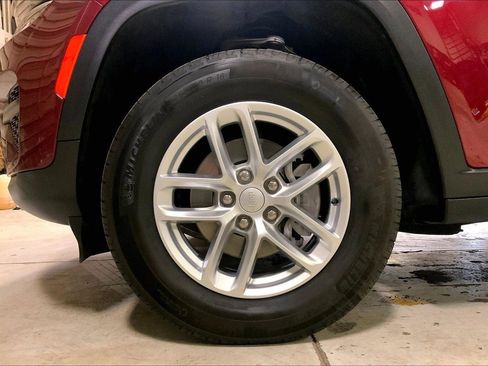 Certified 2025 Jeep Grand Cherokee Laredo X w/ Trailer Tow Package image 9