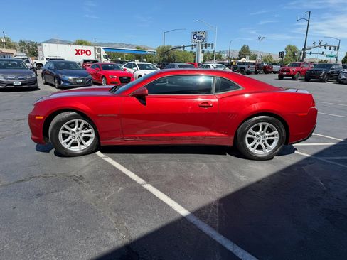 Used 2015 Chevrolet Camaro LT RWD image 4