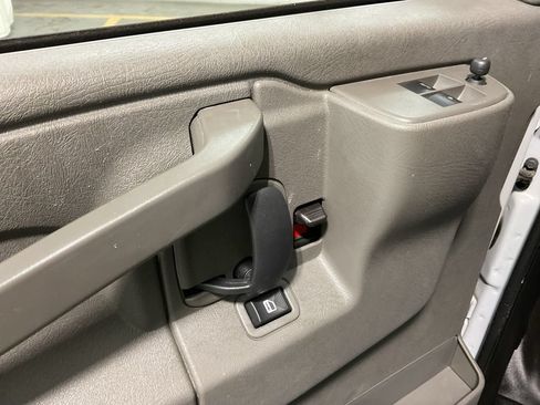 Used 2024 GMC Savana 2500 w/ Driver Convenience Package RWD image 17