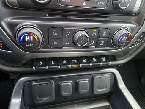 Used 2015 Chevrolet Silverado 3500 LTZ image 34