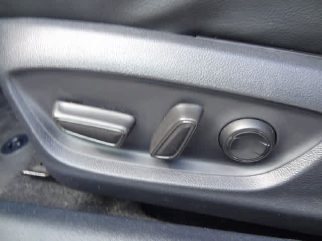Used 2023 Toyota Camry SE w/ Cold Weather Package FWD image 14