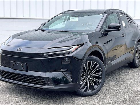 New 2026 Toyota C-HR AWD/4WD image 2