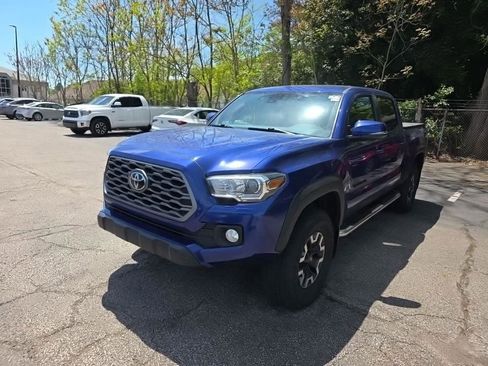 Used 2023 Toyota Tacoma TRD Off-Road w/ Black Out Package (TMS) AWD/4WD image 3