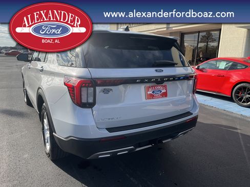 New 2026 Ford Explorer Active w/ Active Comfort Package image 6