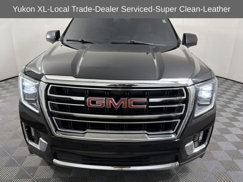 Used 2022 GMC Yukon XL SLT w/ SLT Luxury Package image 2