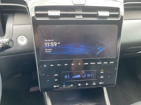 Used 2024 Hyundai Tucson Limited image 16