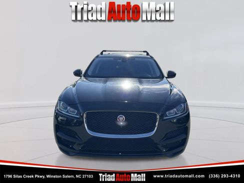 Used 2017 Jaguar F-PACE 20d Sport Utility 4D image 2