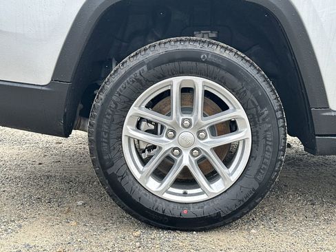 New 2026 Jeep Grand Cherokee L 4WD image 17