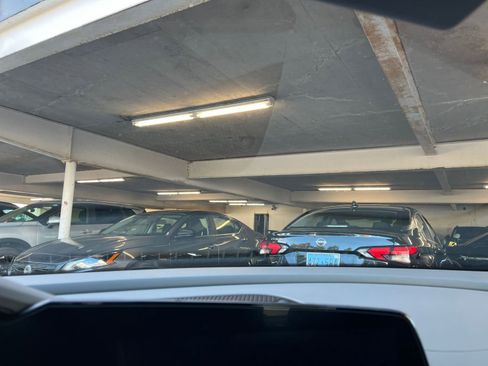 Used 2025 Hyundai Elantra SEL image 18