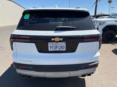 Used 2025 Chevrolet Traverse LT AWD/4WD image 3
