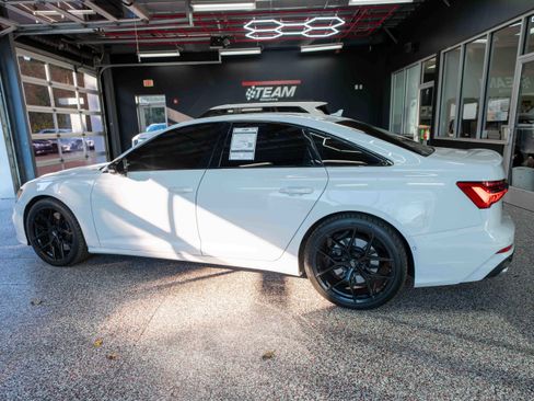 Used 2022 Audi S6 Prestige image 2
