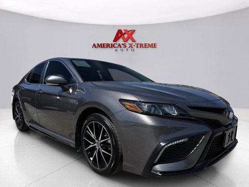 Used 2024 Toyota Camry SE image 7