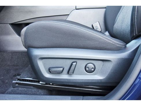 Certified 2025 Nissan Rogue SV image 28