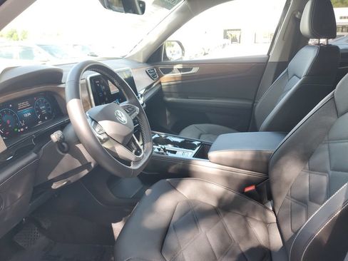 Certified 2026 Volkswagen Atlas SE w/ Black Wheel Package FWD image 24