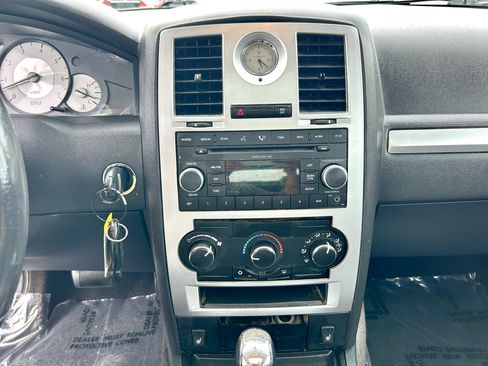 Used 2008 Chrysler 300 Touring w/ Comfort/Convenience Group image 20
