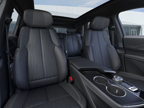 New 2025 Cadillac Lyriq Luxury w/ LPO, Floor Liner Package image 17