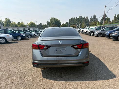 Used 2022 Nissan Altima 2.5 SV FWD image 4