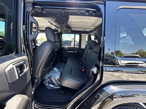 New 2025 Jeep Wrangler Sahara image 29